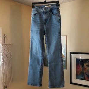 Levi’s high waisted crop flare jeans size 25